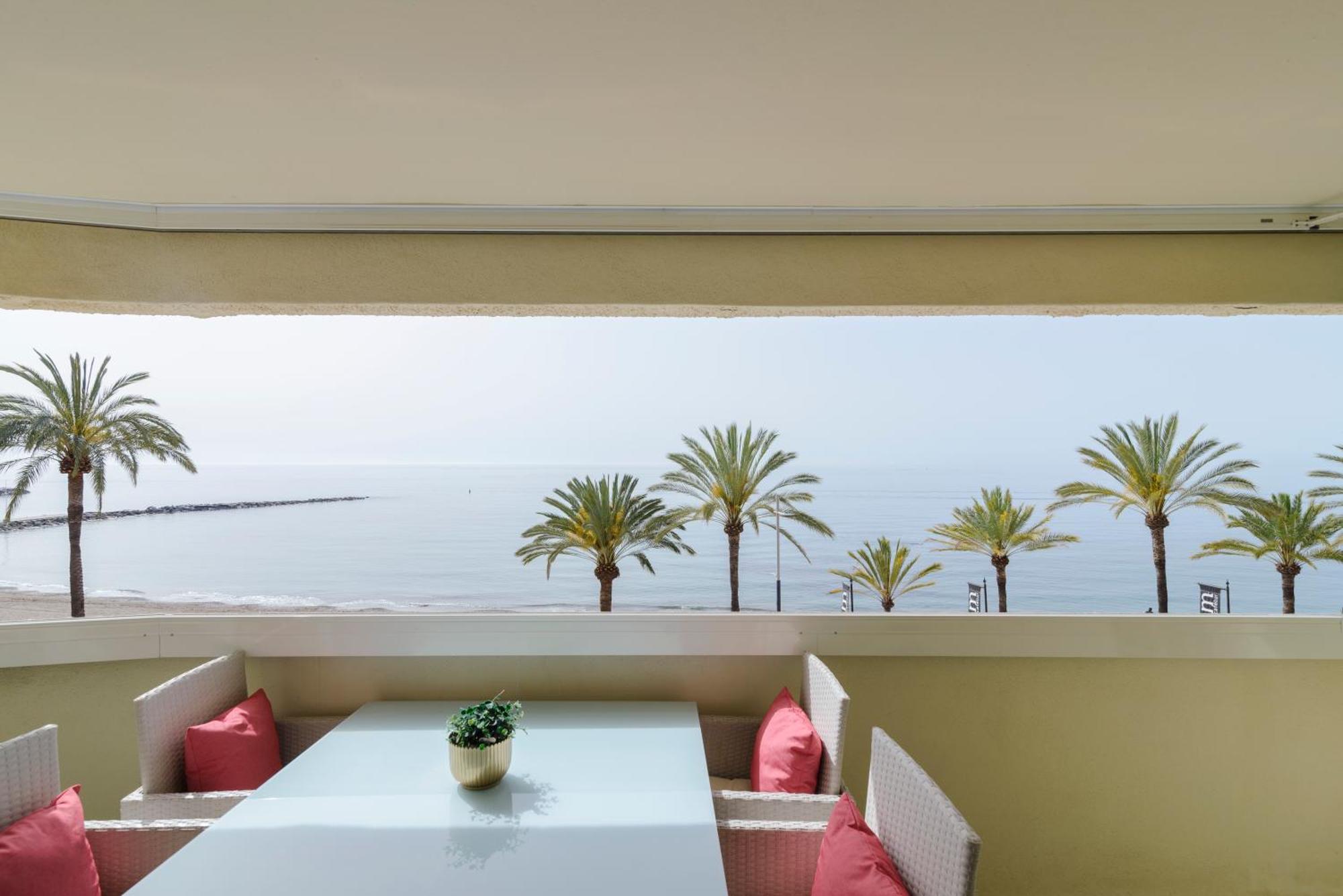 Sea Front In Center Appartement